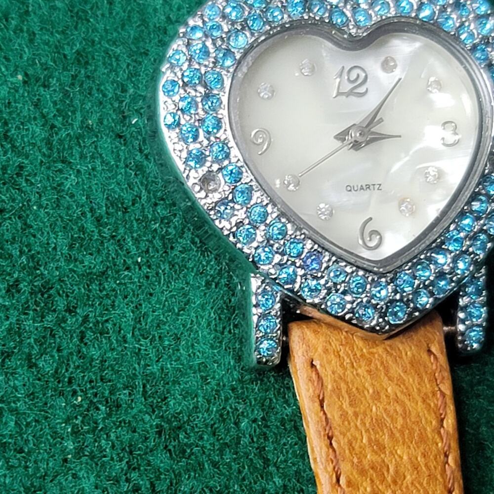 Vtg Heart Shaped Rhinestone Watch - Picture 6 of 6